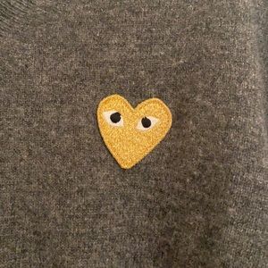 Comme des garçons play sz S v neck sweater